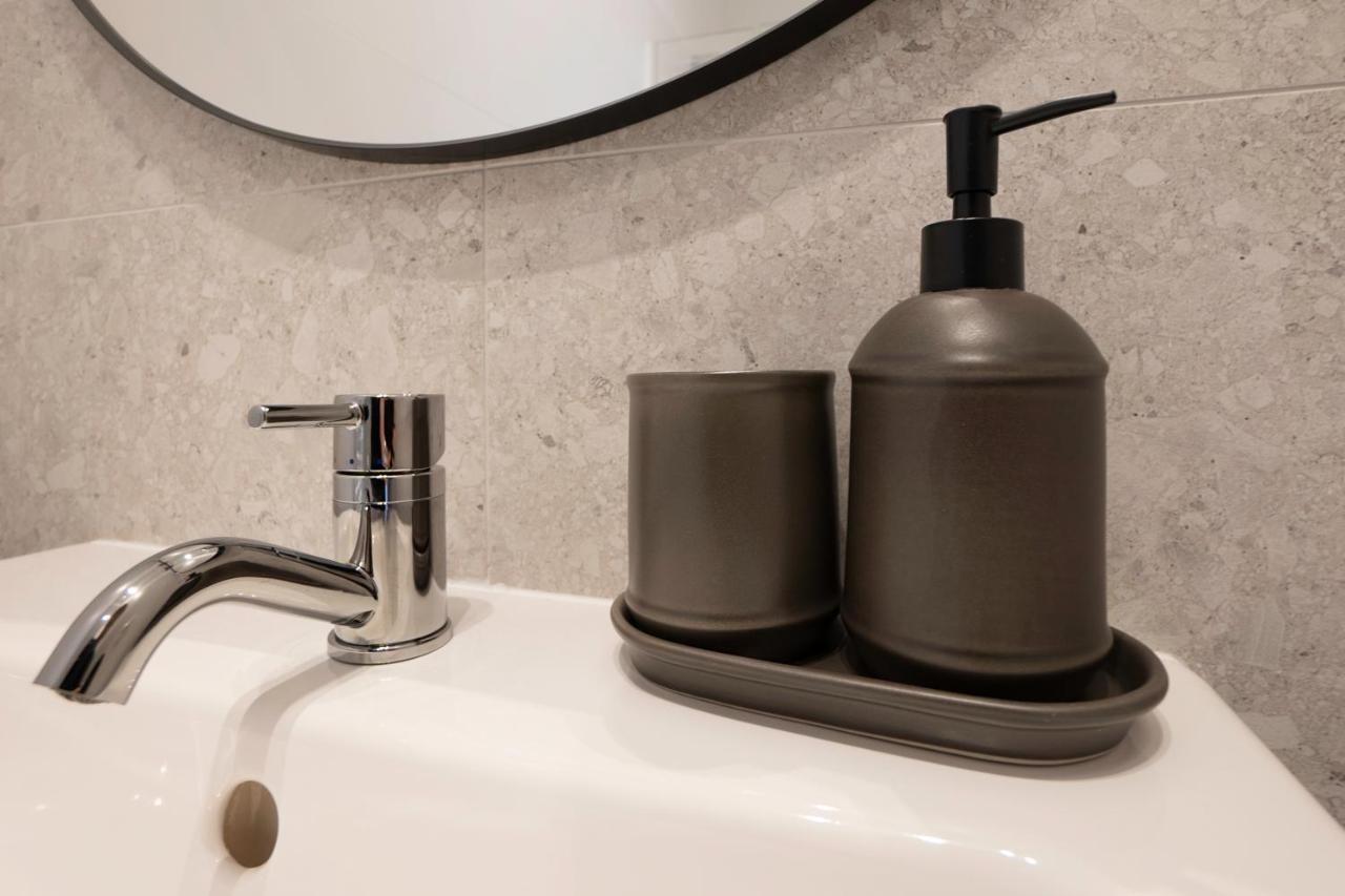 Experience Fresh Comfort In Our Brand-New Apartment In Vienna'S 17Th District Екстер'єр фото